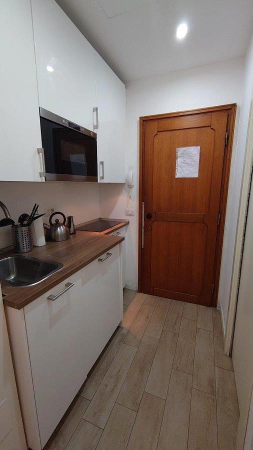 Appartement Monolocale In Corso Porta Nuova à Milan Extérieur photo